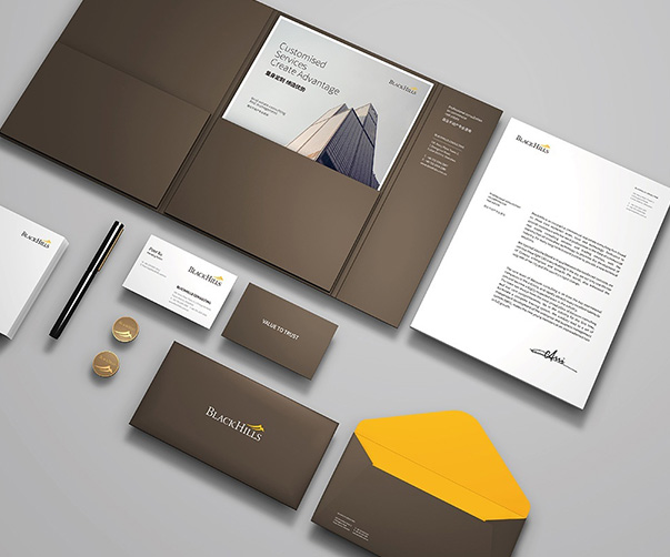 LinkedIn標(biāo)志設(shè)計的成長史——從像素符號到專業(yè)象征